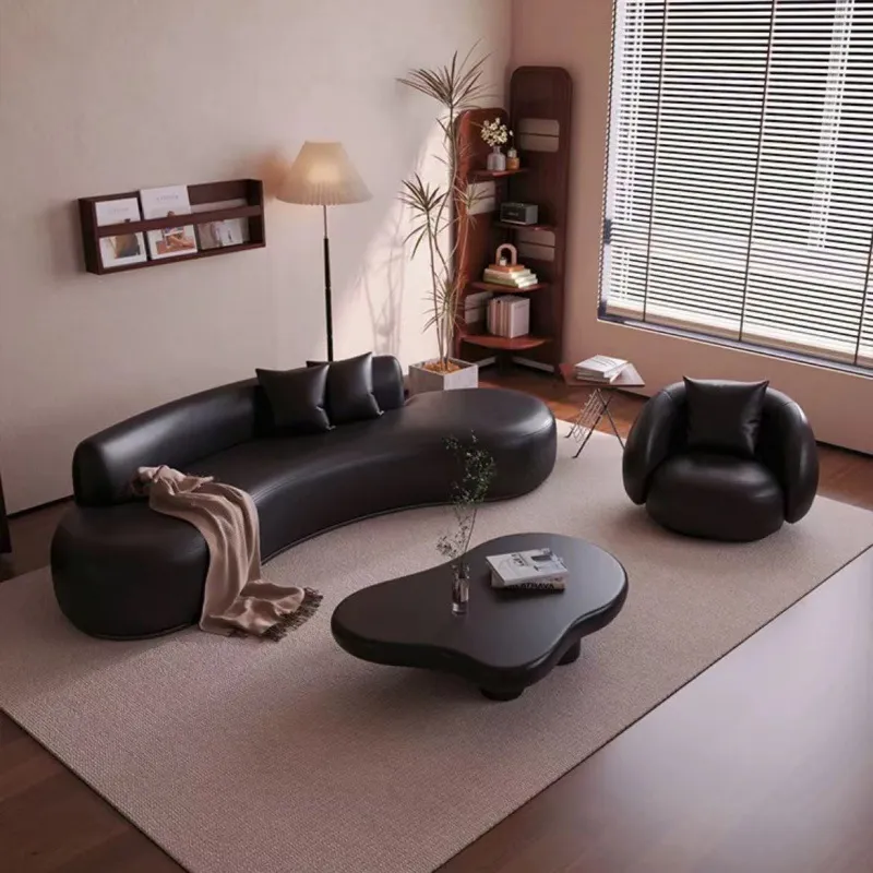 Office Tech Room - 曲線ソファ、小さなアパート、リビングルーム、営業所、商談室、美容室、衣料品店、休憩エリア、受付、テックセンター向け