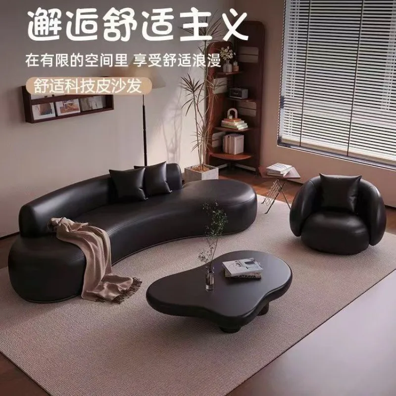 曲線ソファ、小さなアパート、リビングルーム、営業所、商談室、 - Office Tech Room のレビューと価格